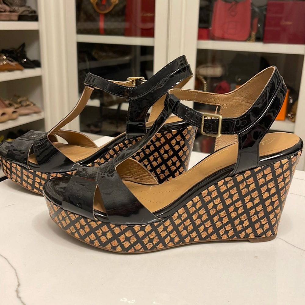 Black wedges brand Clark size 8 1/2